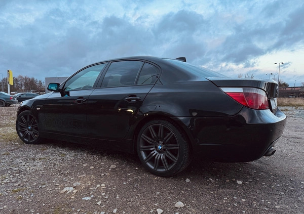 BMW Seria 5 cena 25999 przebieg: 296012, rok produkcji 2005 z Wrocław małe 92
